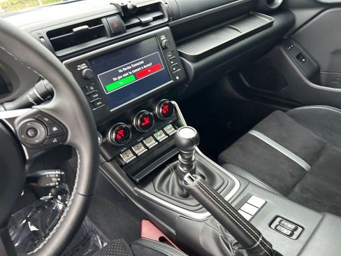 Used 2025 Toyota GR86 Premium RWD image 20