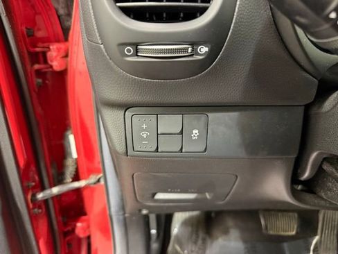Used 2015 Kia Soul + FWD image 16