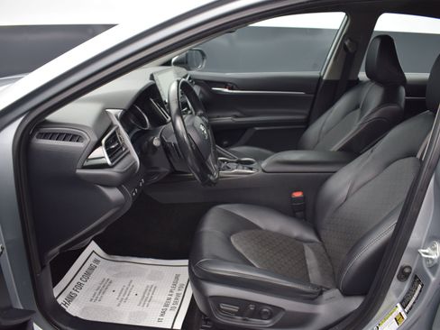 Used 2023 Toyota Camry XSE FWD image 13