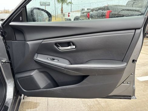 Used 2024 Nissan Sentra SV image 25