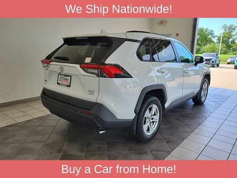 Used 2021 Toyota RAV4 XLE AWD/4WD image 5
