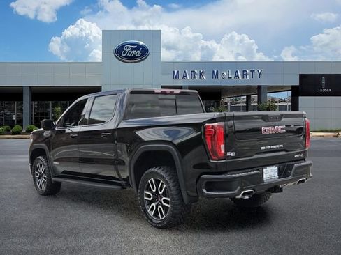 Used 2023 GMC Sierra 1500 AT4 w/ Technology Package AWD/4WD image 3