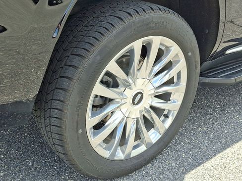 Certified 2023 Cadillac Escalade Premium Luxury AWD/4WD image 12