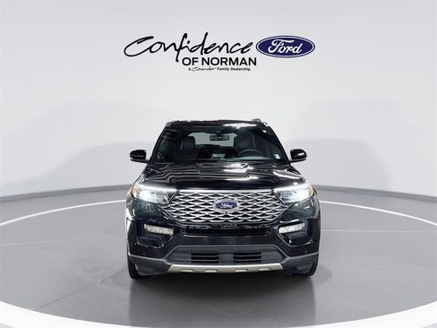 Used 2023 Ford Explorer Platinum w/ Technology Package image 2
