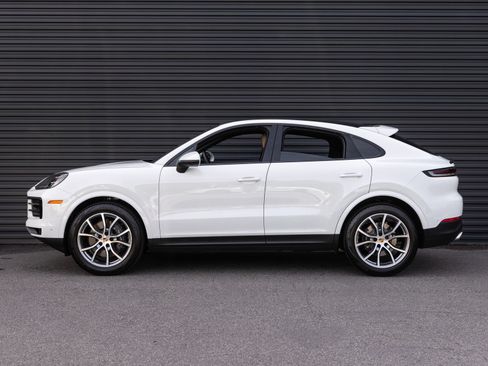 Certified 2026 Porsche Cayenne Coupe AWD/4WD image 2