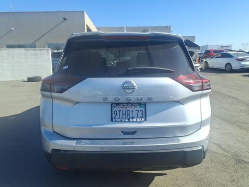 Certified 2025 Nissan Rogue SV FWD image 7