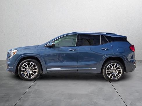 Used 2024 GMC Terrain Denali w/ Denali Premium Package AWD/4WD image 2