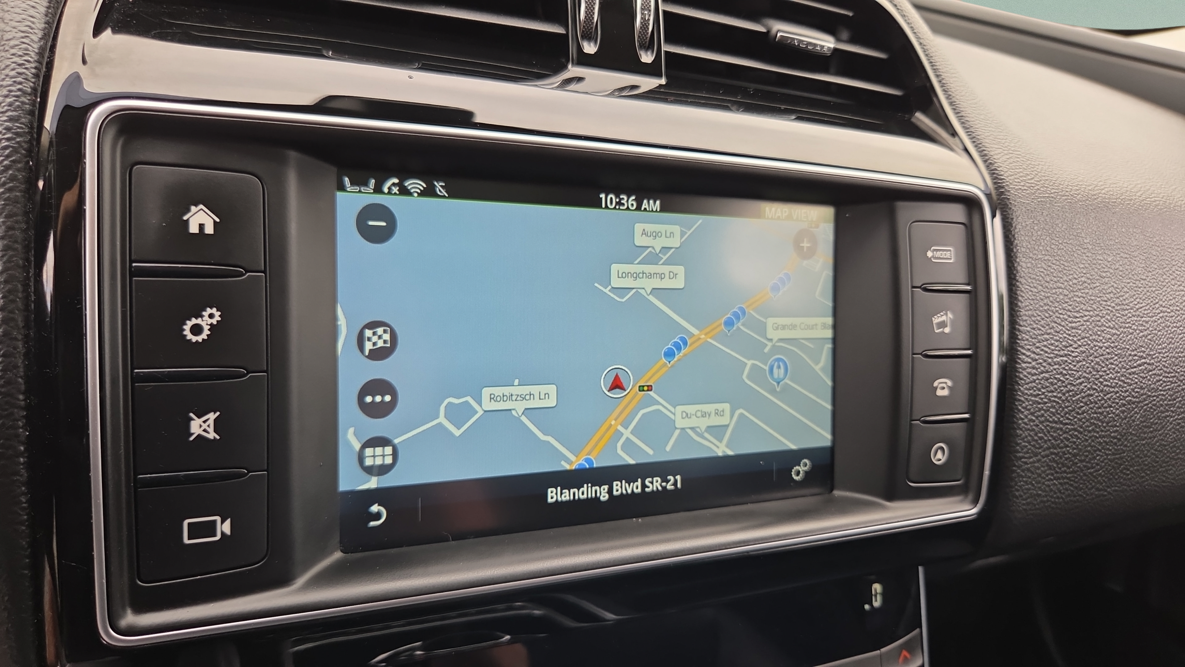 Used 2017 Jaguar XE Prestige RWD image 19