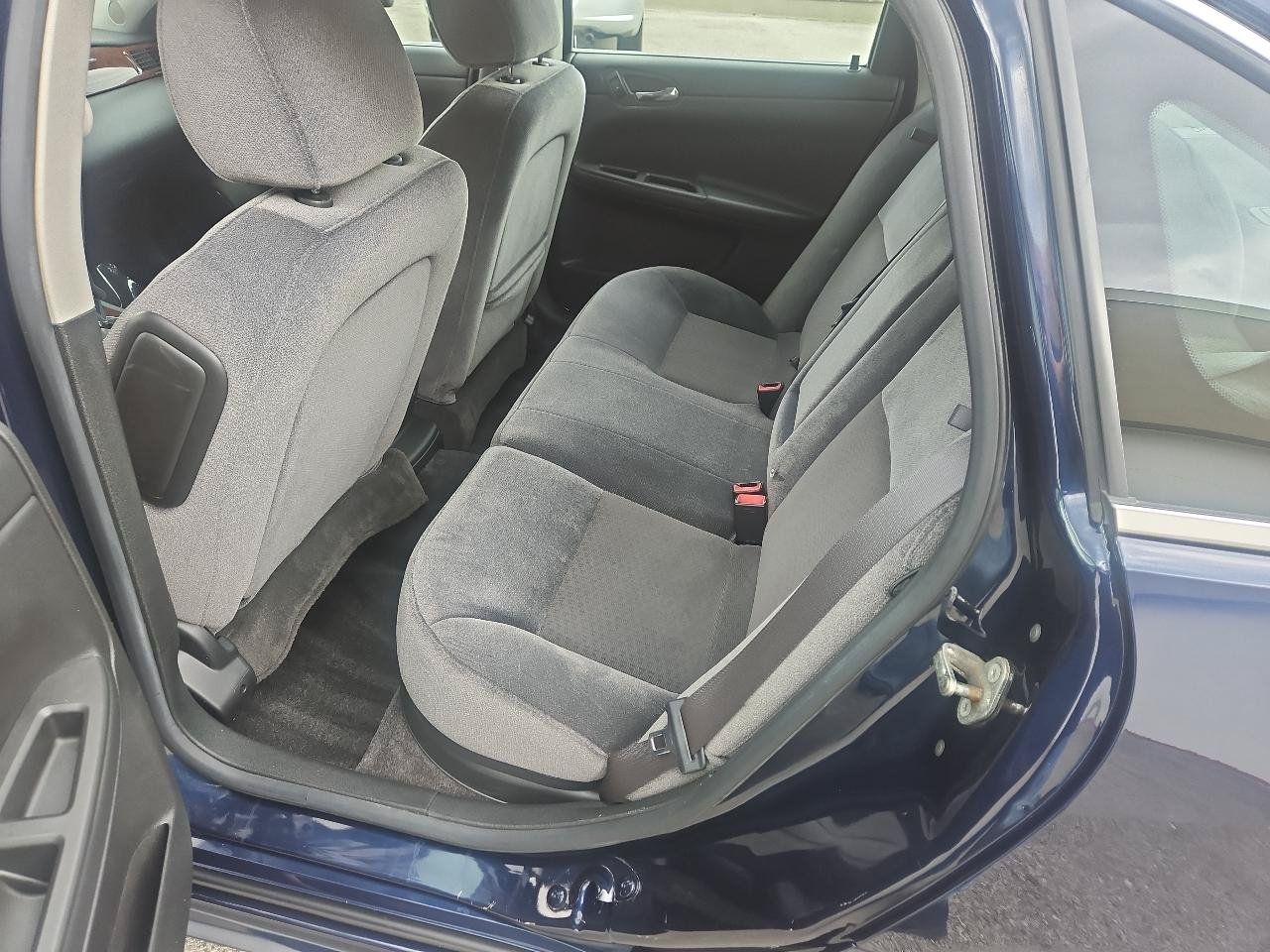 Used 2010 Chevrolet Impala LT w/ Convenience Package FWD image 13