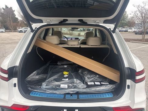 New 2026 Genesis GV70 2.5T Select image 28