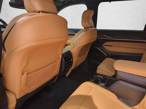 Used 2025 Jeep Grand Cherokee L Summit w/ Obsidian Package image 16