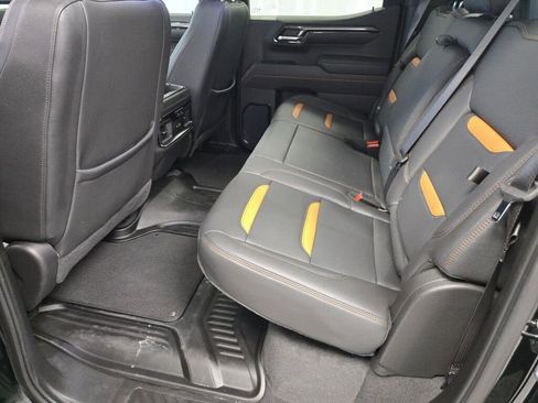 Used 2025 GMC Sierra 1500 AT4 w/ AT4 Premium Package AWD/4WD image 17