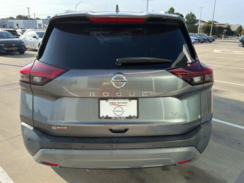 Used 2021 Nissan Rogue SV w/ Premium Package FWD image 7