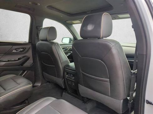 Used 2023 Chevrolet Traverse Premier w/ Redline Edition AWD/4WD image 19
