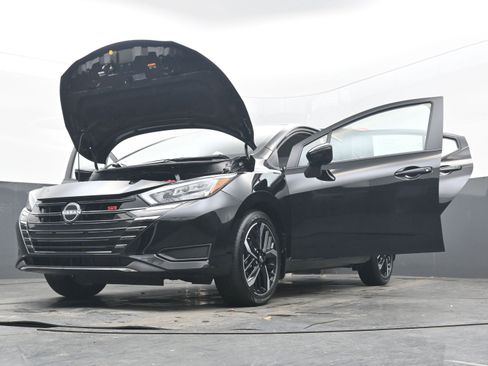 Certified 2025 Nissan Versa SR w/ Trunk Package image 39