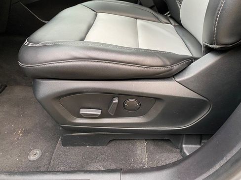 Certified 2022 Ford Explorer XLT w/ Equipment Group 202A image 29