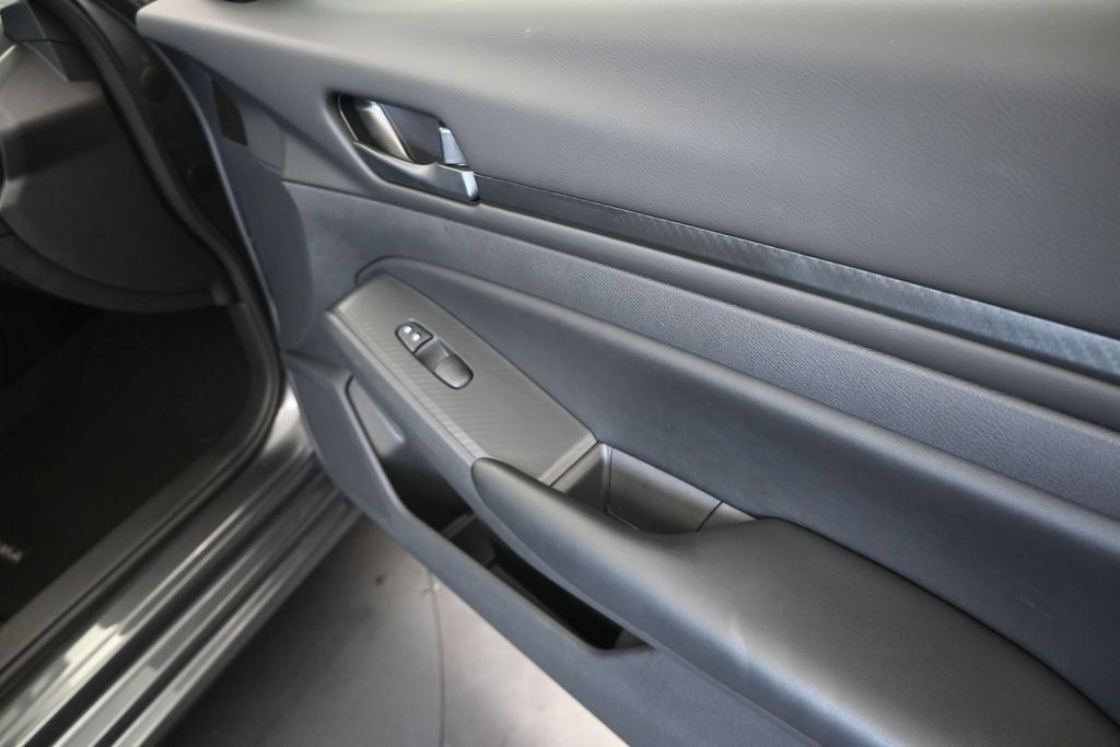 Used 2025 Nissan Altima 2.5 S FWD image 23