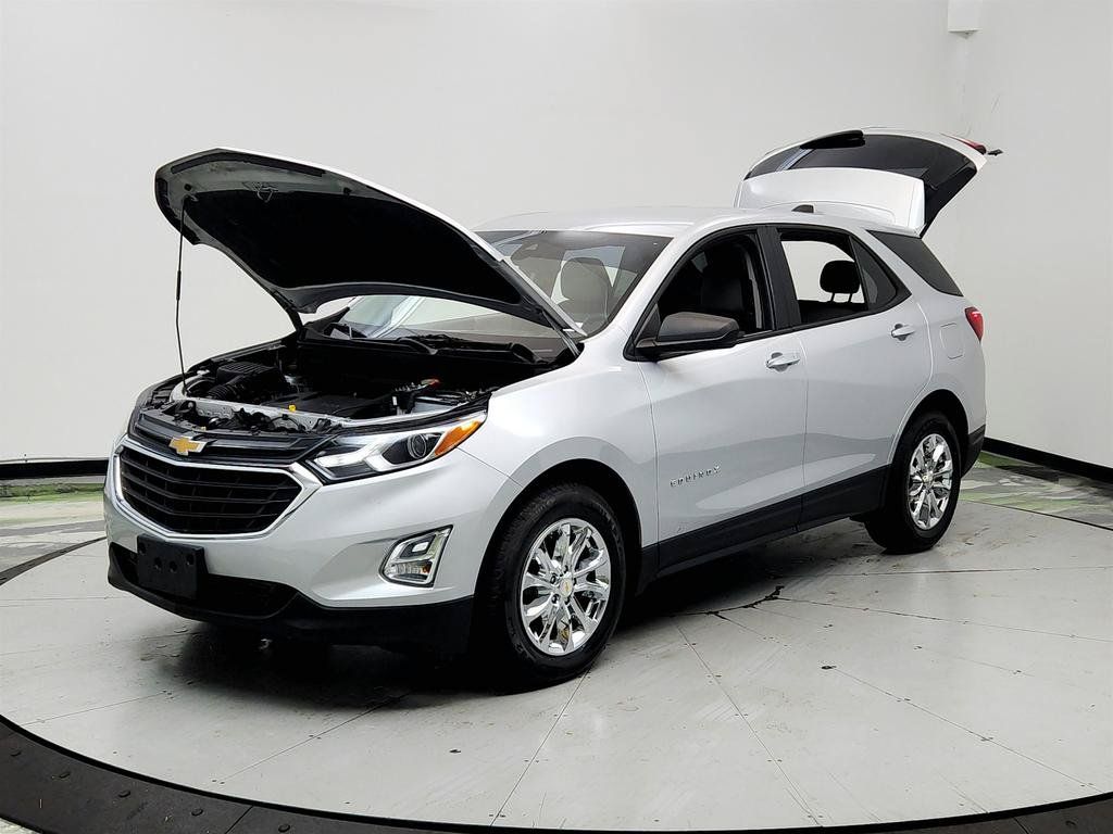 Used 2020 Chevrolet Equinox LS w/ LPO, Floor Liner Package FWD image 9
