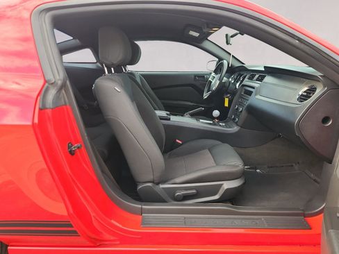 Used 2013 Ford Mustang Coupe image 21