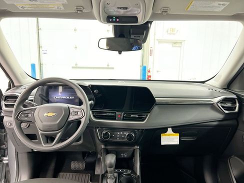 Used 2024 Chevrolet TrailBlazer LT w/ Driver Confidence Package FWD image 10