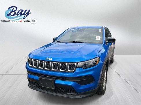 Used 2023 Jeep Compass Sport image 1