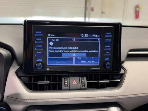 Used 2022 Toyota RAV4 XLE Premium image 24