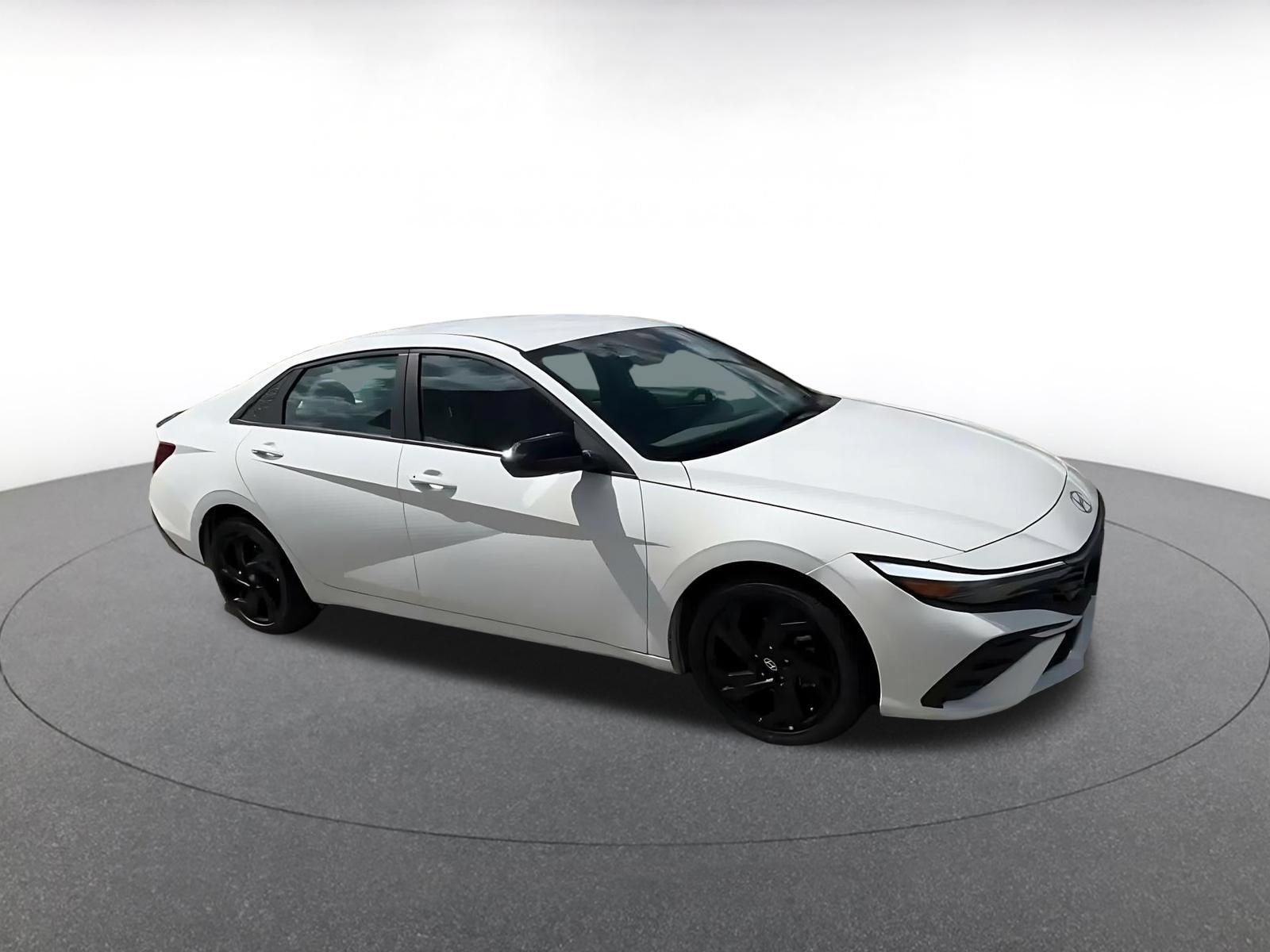 Used 2026 Hyundai Elantra Sport FWD image 2