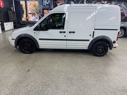 Used 2013 Ford Transit Connect XLT image 2