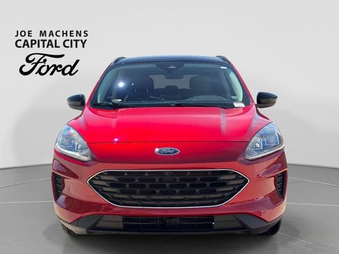Used 2022 Ford Escape SE w/ SE Sport Appearance Package AWD/4WD image 10