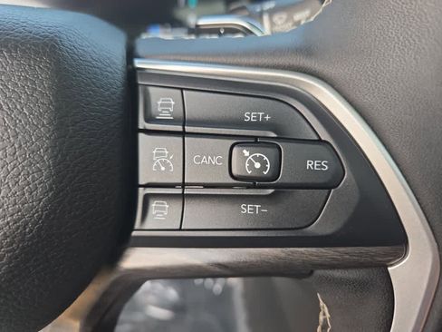 Used 2023 Jeep Grand Cherokee 4WD 4xe image 24