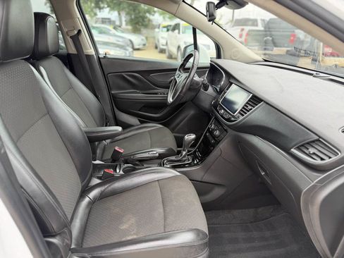 Used 2021 Buick Encore Preferred FWD image 12