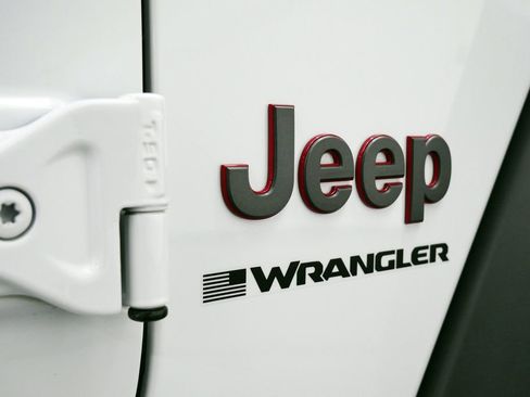 Used 2024 Jeep Wrangler Unlimited Rubicon AWD/4WD image 10