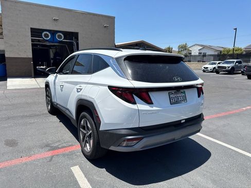 Certified 2025 Hyundai Tucson SEL AWD/4WD image 2