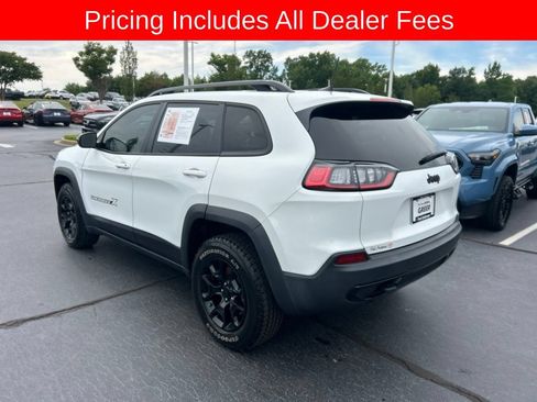 Used 2022 Jeep Cherokee Latitude AWD/4WD image 16