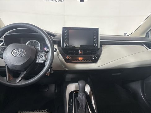 Used 2020 Toyota Corolla LE image 23