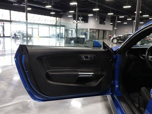 Used 2019 Ford Mustang Coupe RWD image 10