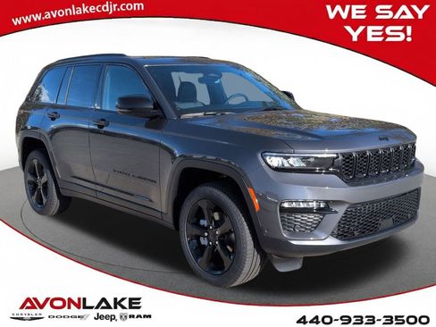 New 2025 Jeep Grand Cherokee Limited w/ Luxury Tech Group II image 8