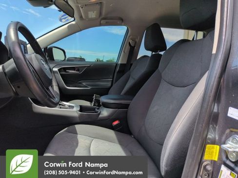 Used 2021 Toyota RAV4 XLE w/ XLE Grade Weather Package AWD/4WD image 23