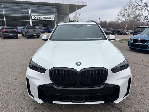 New 2026 BMW X5 xDrive50e image 2