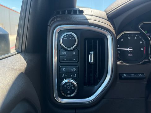 Used 2022 GMC Sierra 2500 Denali w/ Denali Ultimate Package AWD/4WD image 23