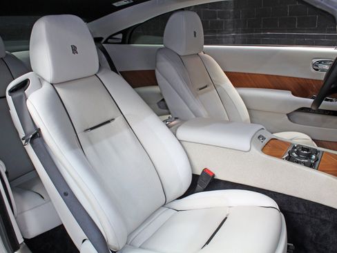 Used 2014 Rolls-Royce Wraith RWD image 58