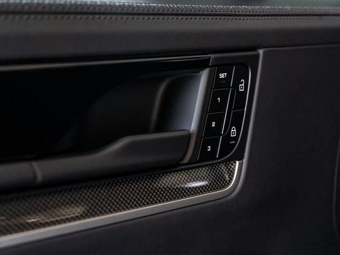 Certified 2025 Porsche Cayenne Turbo AWD/4WD image 14