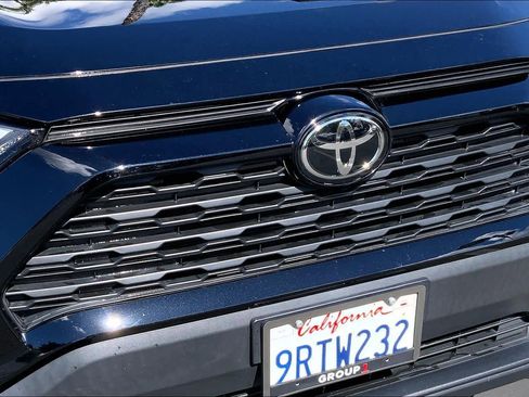 Certified 2025 Toyota RAV4 XLE FWD image 29