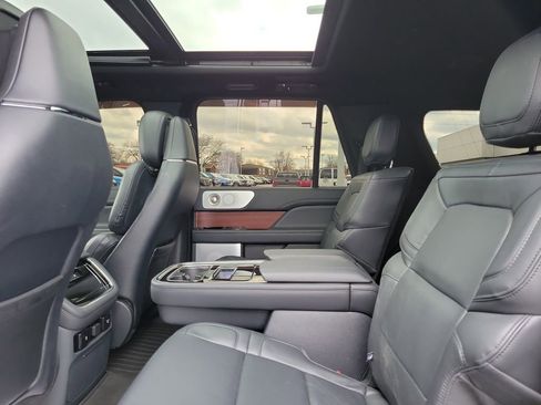 Used 2024 Lincoln Navigator L Reserve image 13