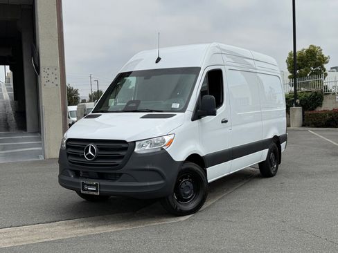New 2025 Mercedes-Benz Sprinter 2500 image 2