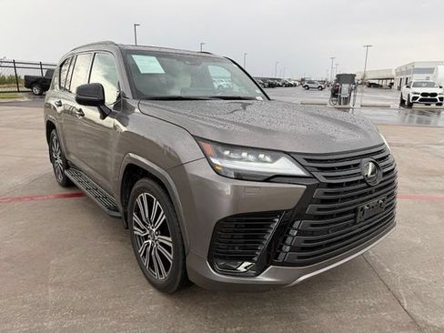 Used 2024 Lexus LX 600 4WD w/ Appearance Package image 2