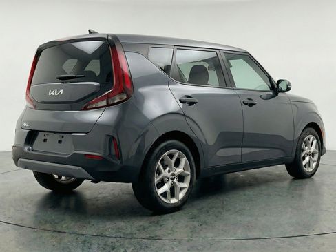 Used 2025 Kia Soul LX w/ LX Technology Package FWD image 9