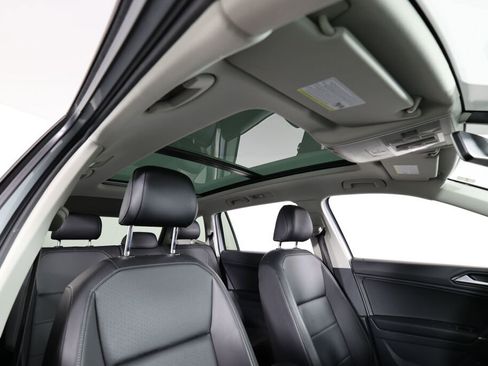 Used 2018 Volkswagen Tiguan SEL image 39