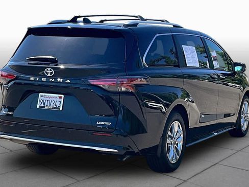 Used 2025 Toyota Sienna Limited AWD/4WD image 12