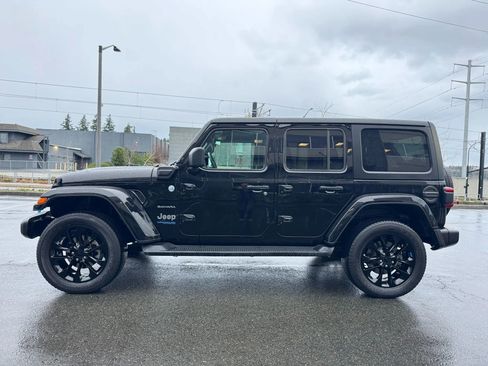 Used 2022 Jeep Wrangler Unlimited Sahara w/ Cold Weather Group image 6